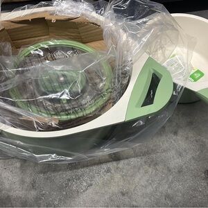 Green and Cream Cookware Set